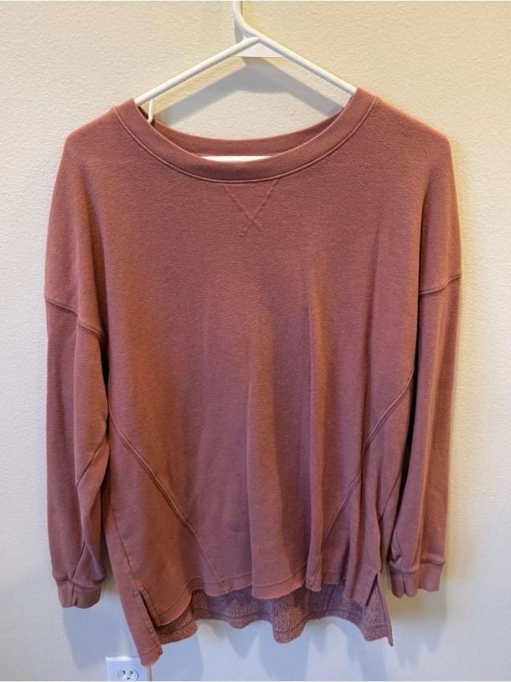 American Eagle Outfitters Scoop Neck Pullover in Mauve